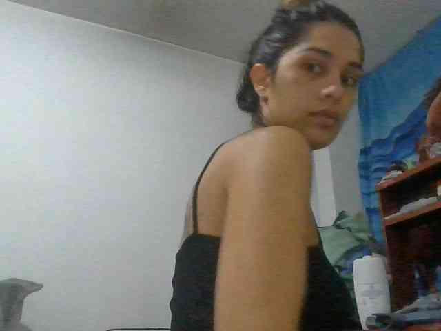 JuanaBrunette webcam