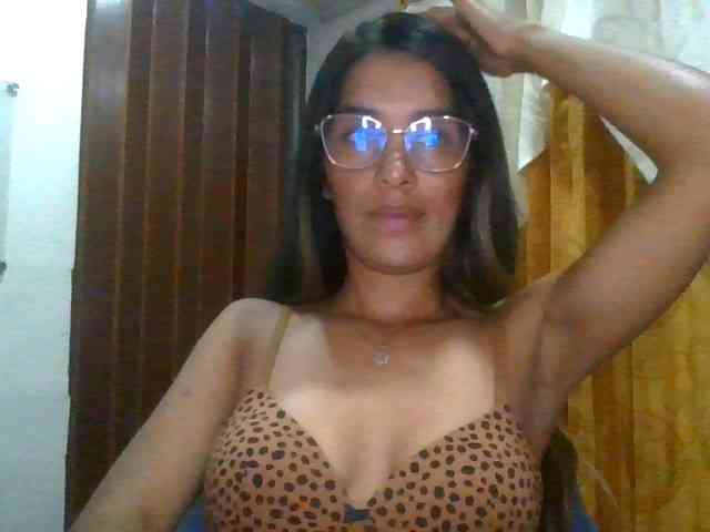 JuanaBrunette