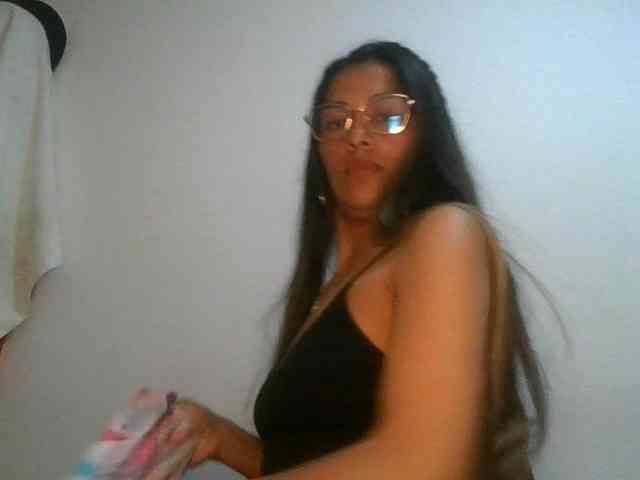 JuanaBrunette webcam