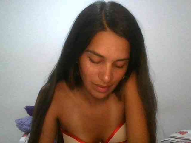 JuanaBrunette webcam
