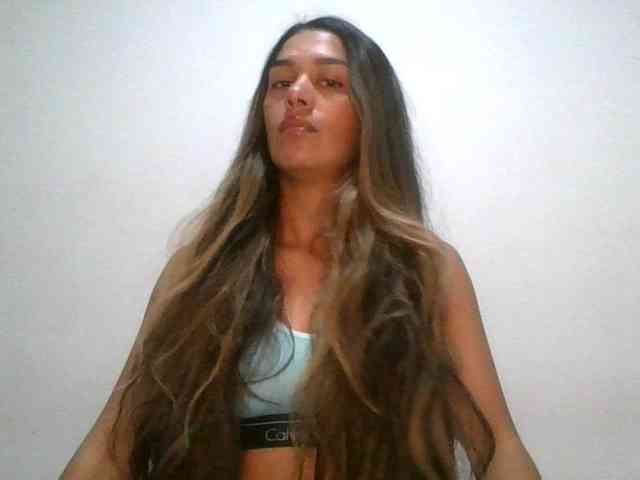 JuanaBrunette webcam