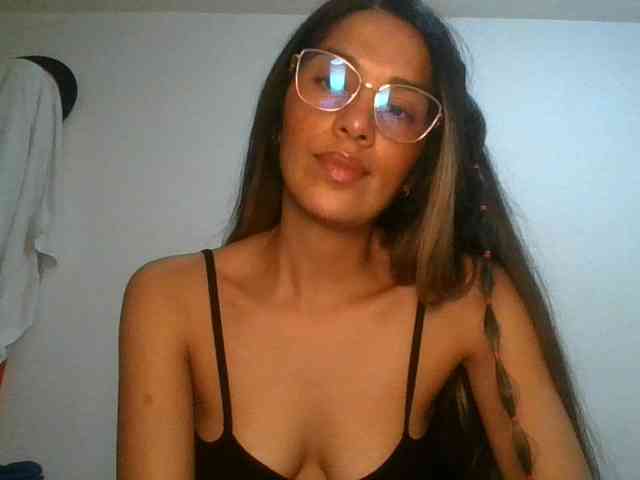 JuanaBrunette webcam