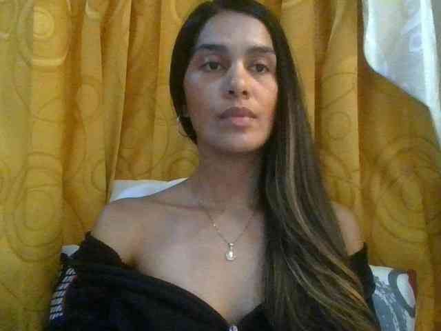 JuanaBrunette