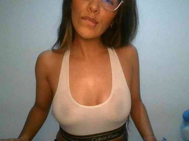 JuanaBrunette webcam