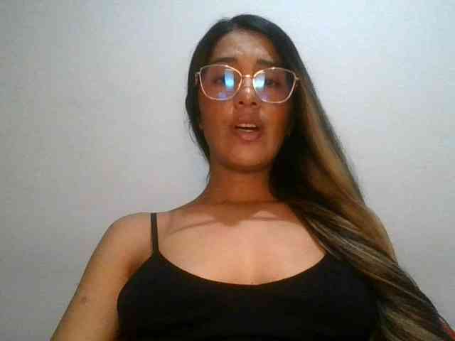 JuanaBrunette webcam