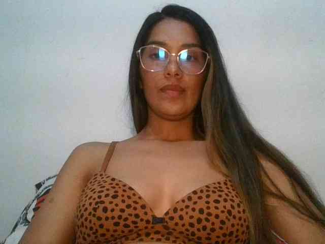 JuanaBrunette