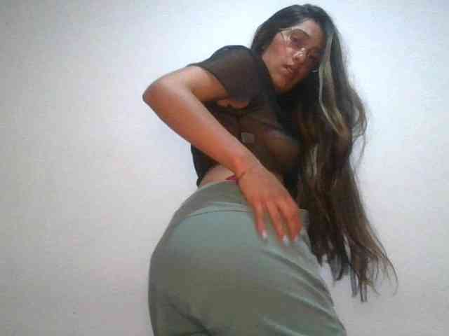 JuanaBrunette