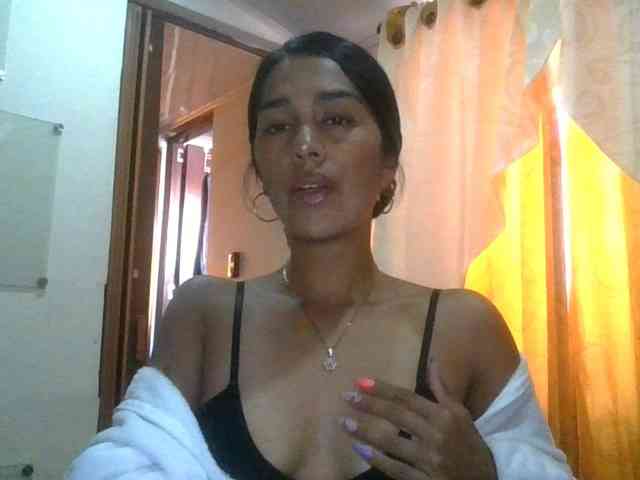 JuanaBrunette