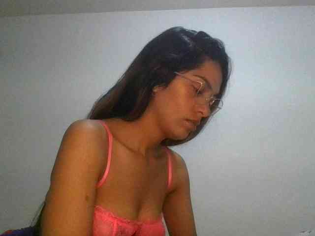 JuanaBrunette webcam