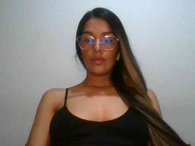JuanaBrunette webcam