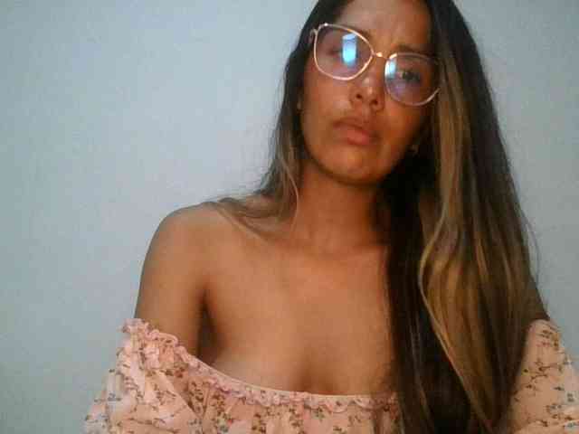 JuanaBrunette webcam