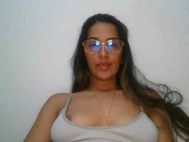 Model: JuanaBrunette