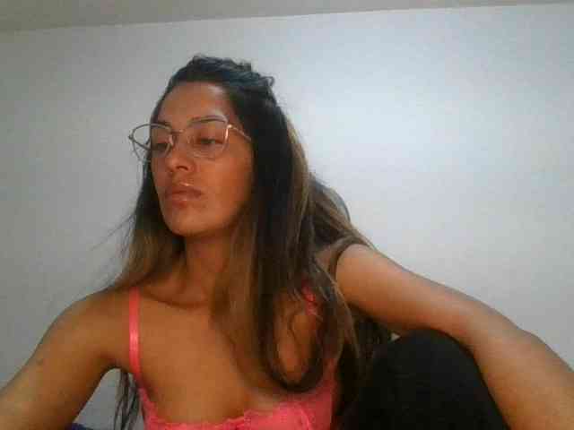 JuanaBrunette webcam