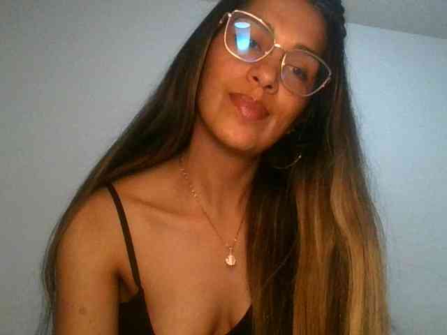 JuanaBrunette webcam