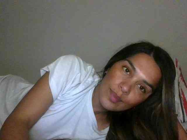 JuanaBrunette webcam