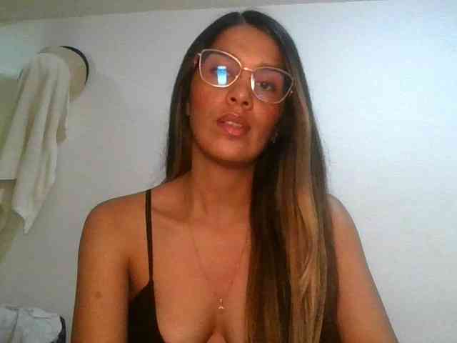 JuanaBrunette webcam