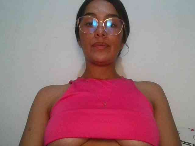 JuanaBrunette webcam