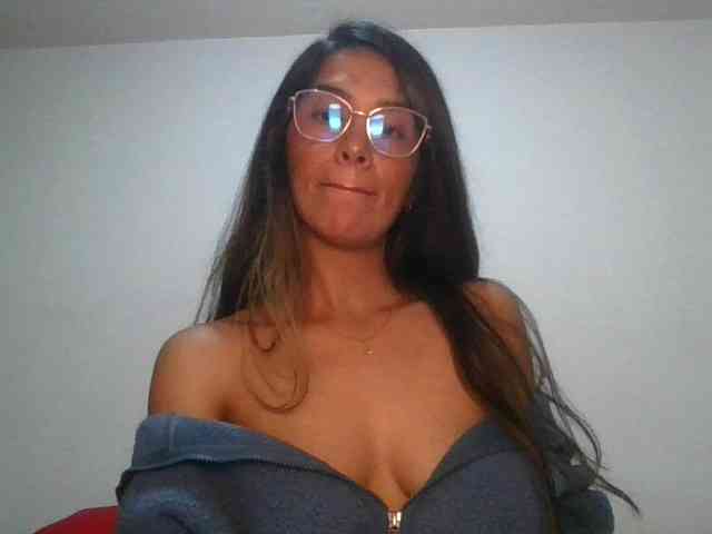 JuanaBrunette webcam