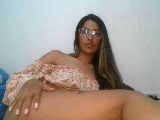 JuanaBrunette webcam