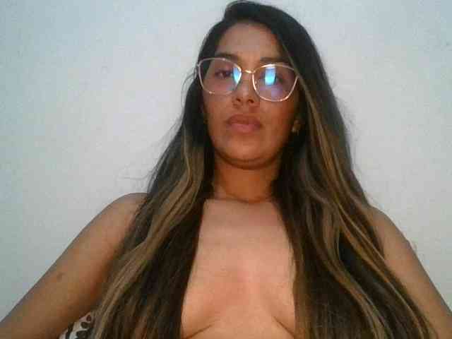 JuanaBrunette