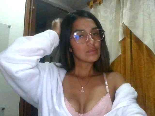 JuanaBrunette