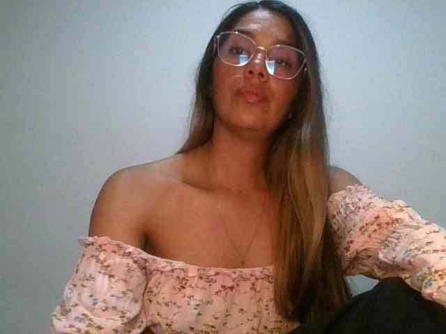 JuanaBrunette webcam