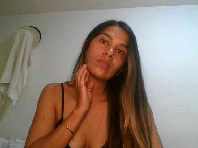 JuanaBrunette webcam