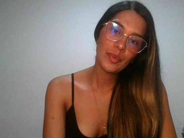 JuanaBrunette webcam