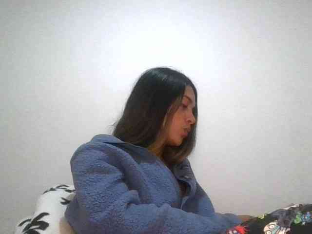 JuanaBrunette webcam