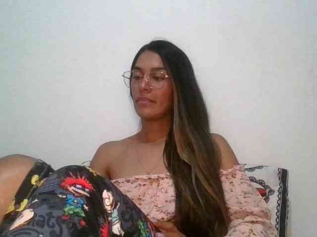 JuanaBrunette webcam