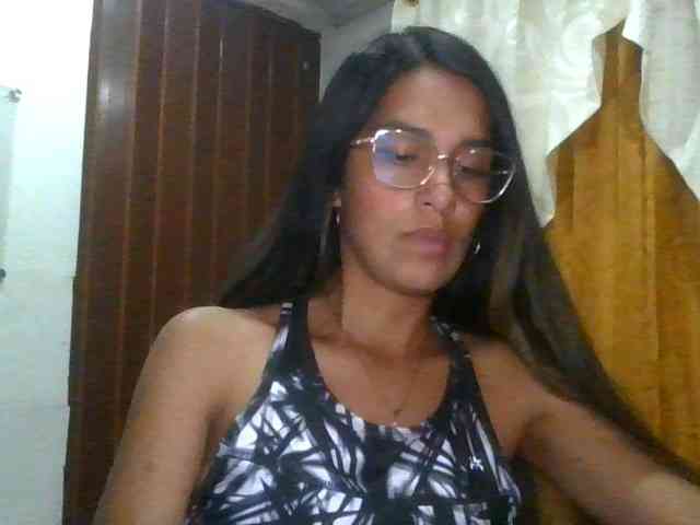 JuanaBrunette