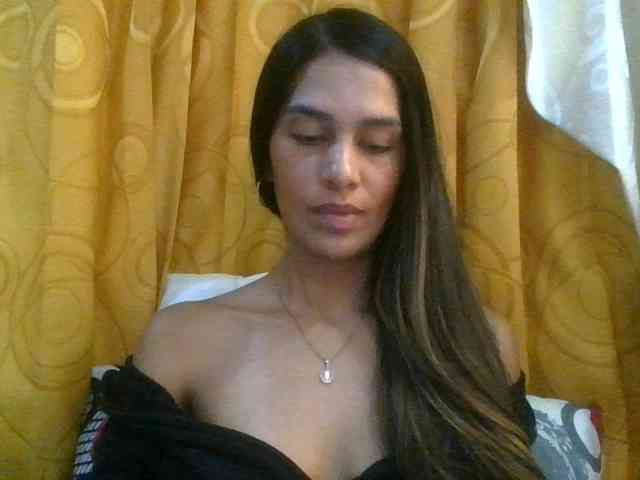 JuanaBrunette