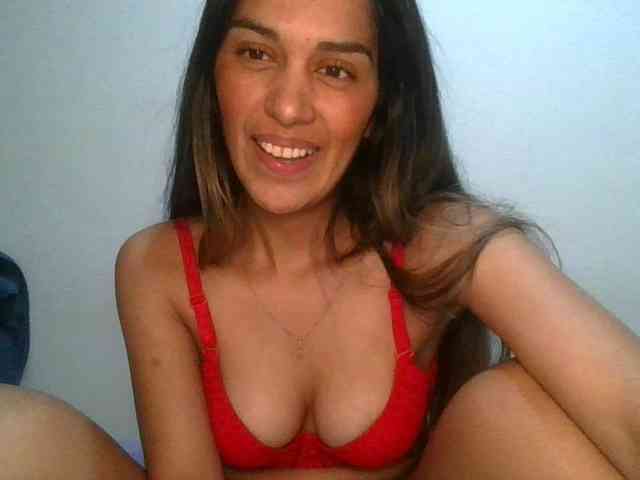 JuanaBrunette webcam