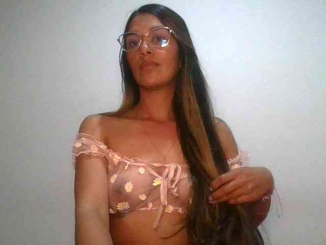 JuanaBrunette webcam