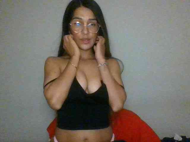 JuanaBrunette webcam