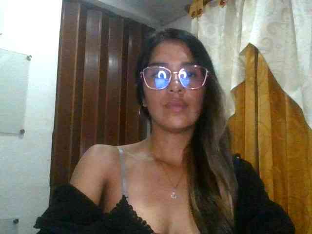 JuanaBrunette