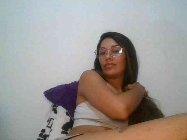 JuanaBrunette webcam