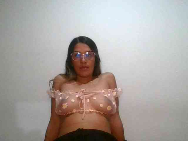 JuanaBrunette webcam