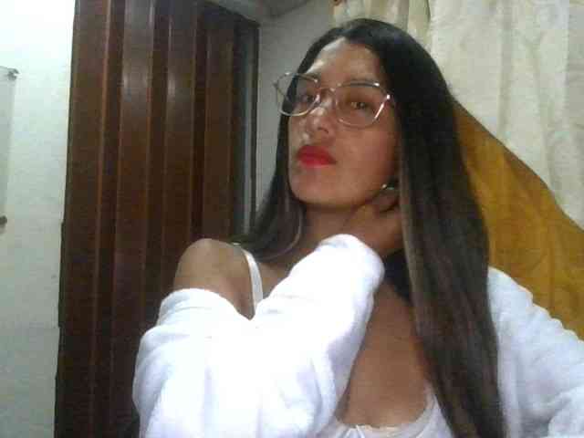 JuanaBrunette