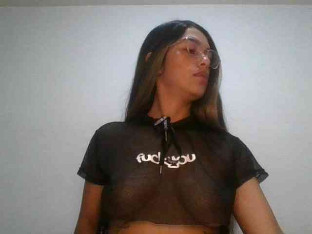 JuanaBrunette webcam