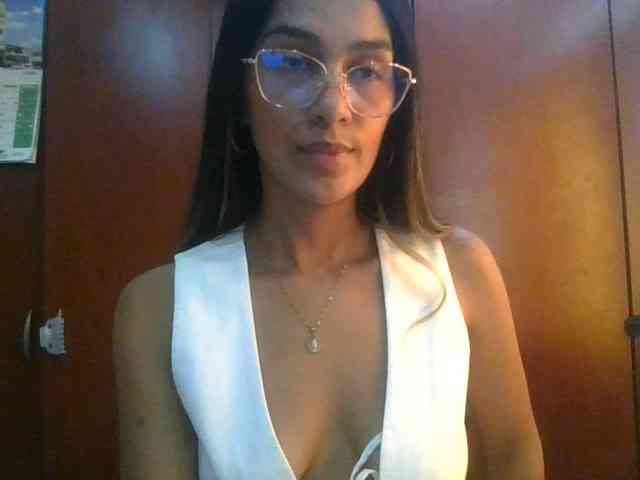 JuanaBrunette
