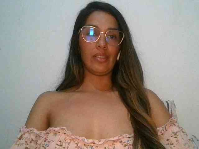JuanaBrunette