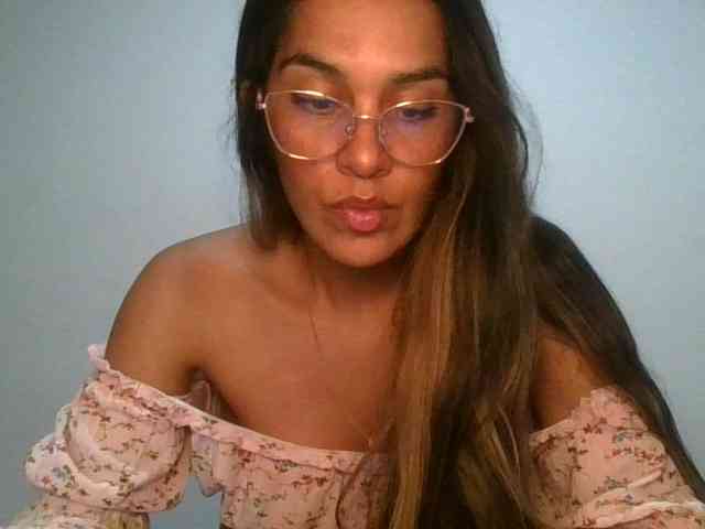 JuanaBrunette webcam