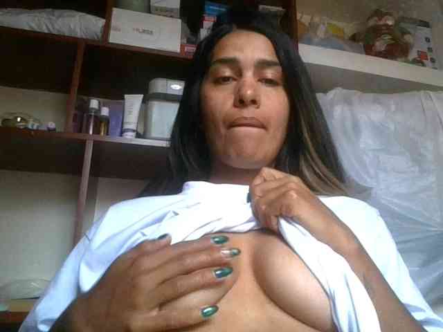 JuanaBrunette