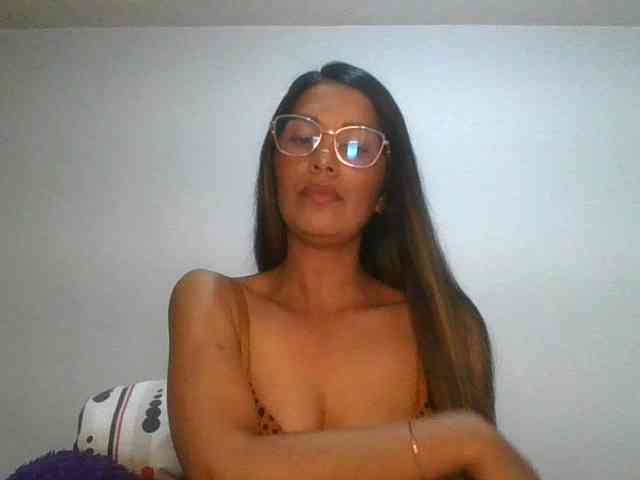 Model: JuanaBrunette