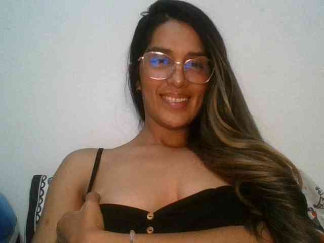 JuanaBrunette webcam