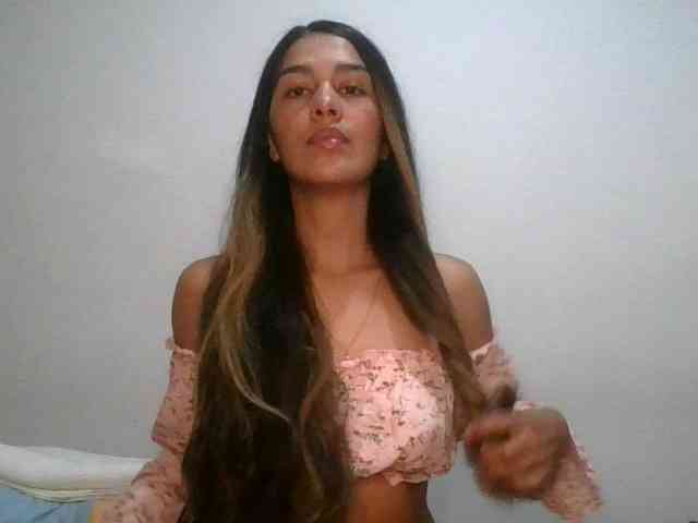 JuanaBrunette webcam