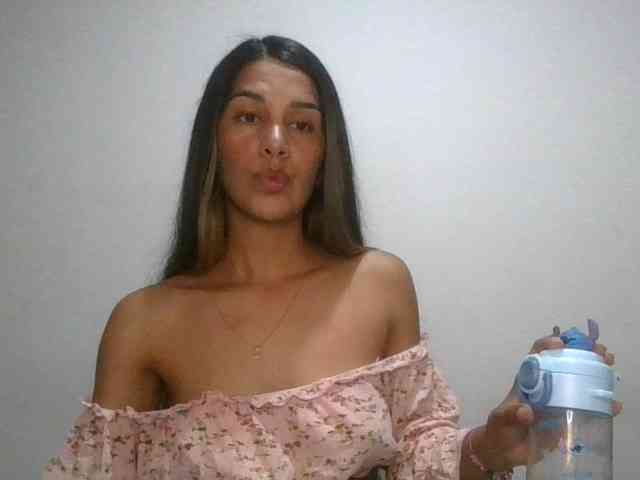 JuanaBrunette