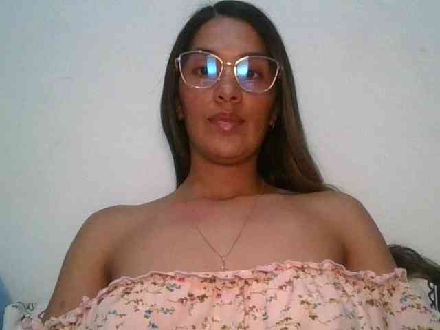 JuanaBrunette webcam