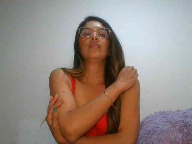 JuanaBrunette webcam